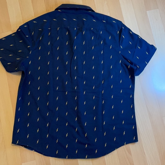 Original Penguin lightning bolt button down. Size XL. - Picture 10 of 11